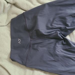 A7 leggings
